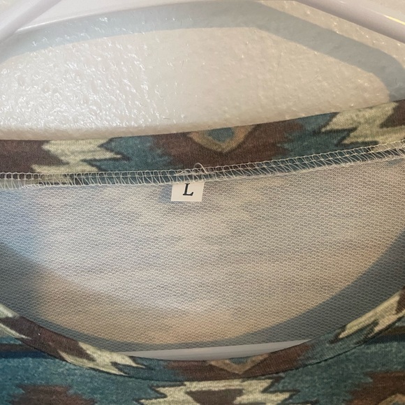 NWT Womans Lg Aztec Print and Skull sweater - Picture 3 of 3